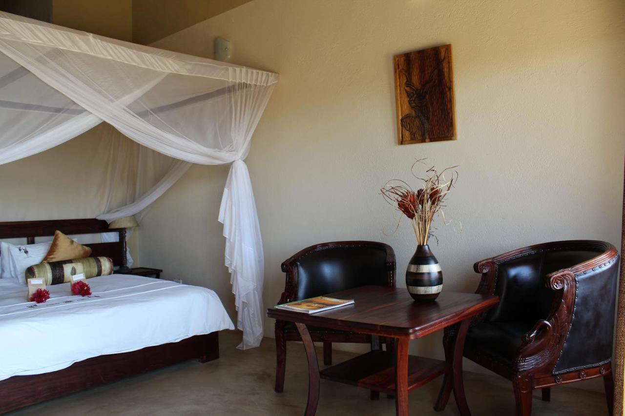 Okutala Etosha Lodge Outjo Exteriér fotografie