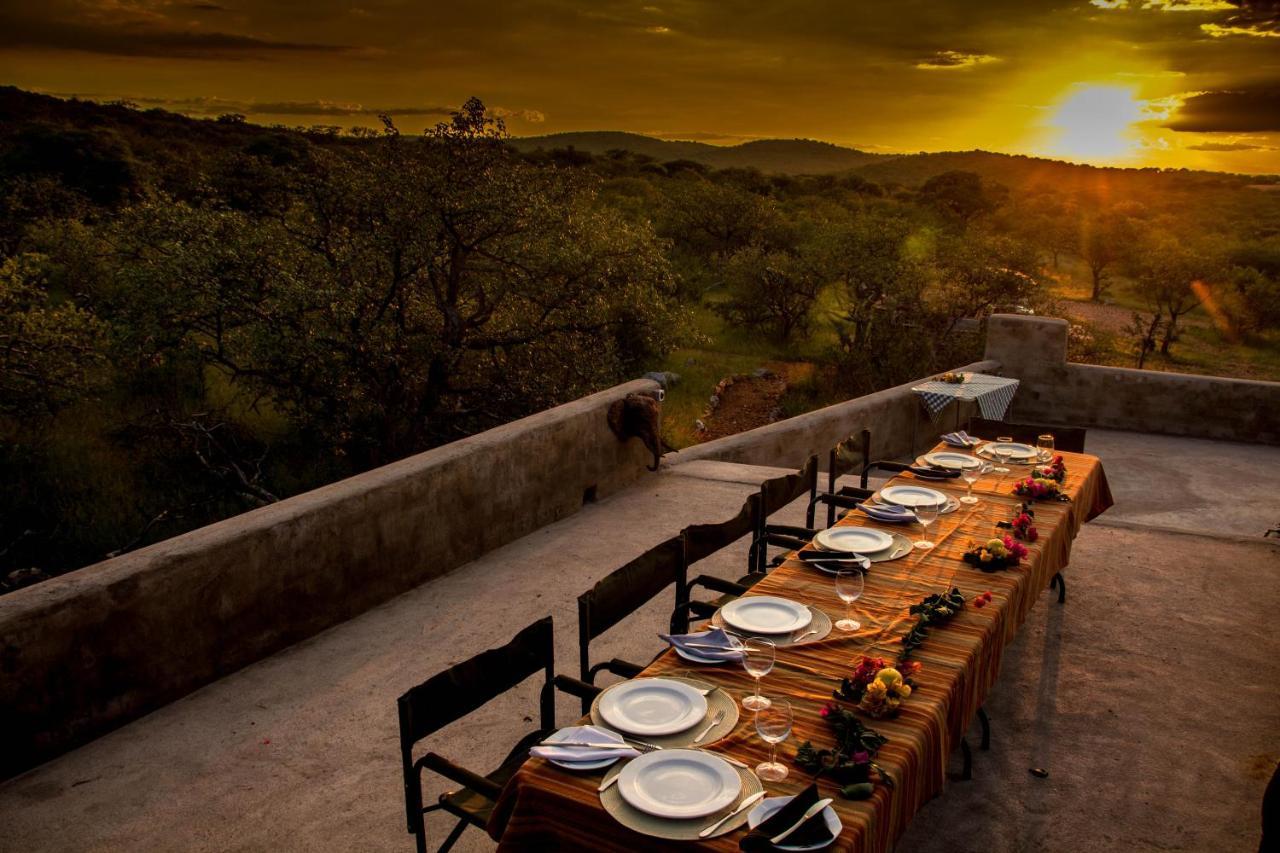Okutala Etosha Lodge Outjo Exteriér fotografie