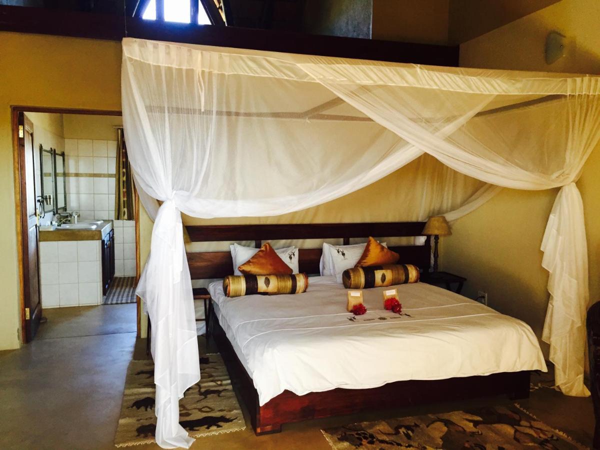 Okutala Etosha Lodge Outjo Exteriér fotografie