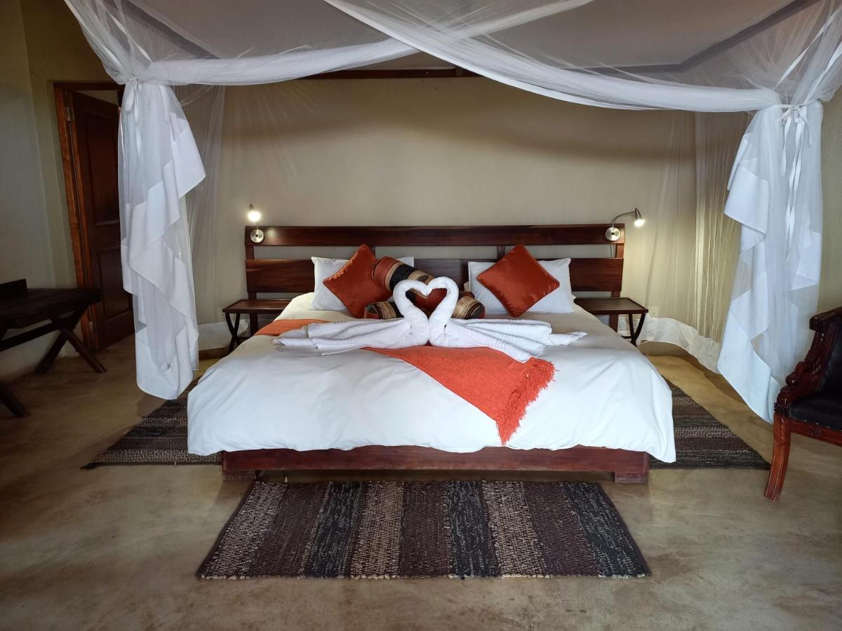Okutala Etosha Lodge Outjo Exteriér fotografie